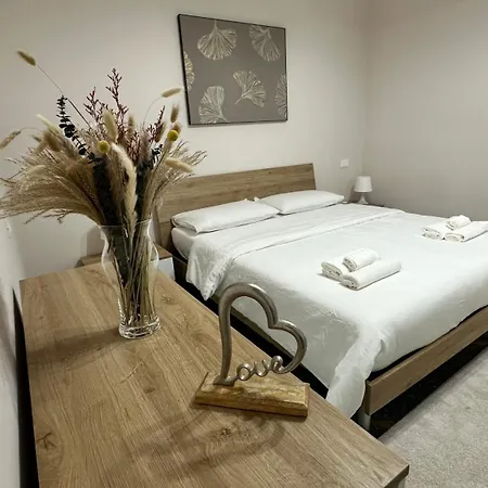 Edens House Con Parcheggio Privato * ラッパロ